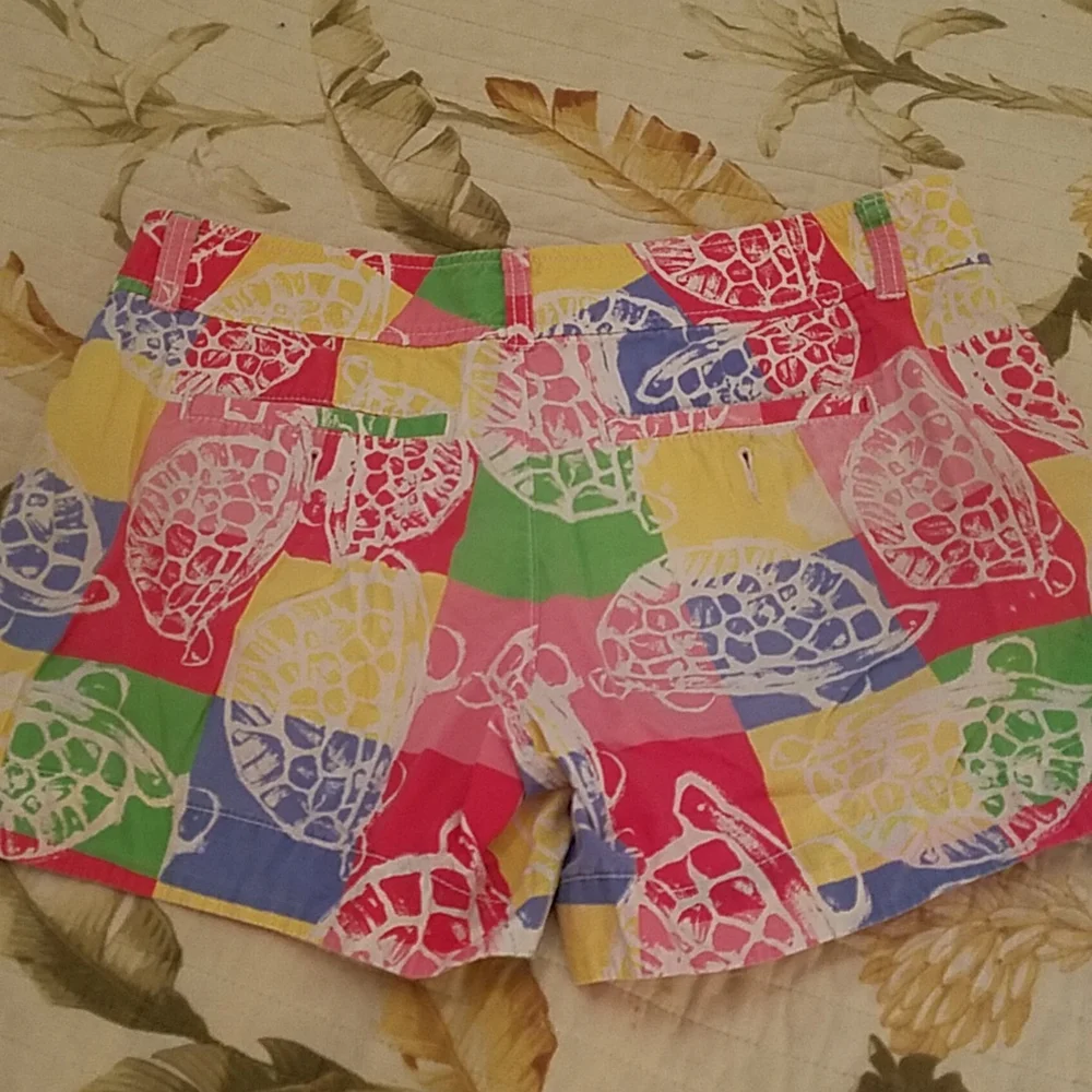 Lilly Walsh Shorts - Picture 2 of 4